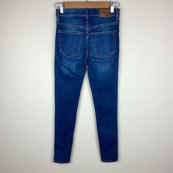Madewell 10” High-Rise Button-Front Skinny Jeans in Daventry Wash - Picture 6 of 8